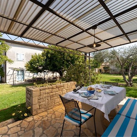 Villa Daulos Novigrad  Екстер'єр фото